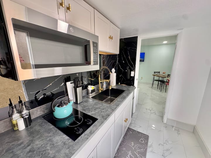 Private Guesthouse Oasis - Las Vegas, NV
