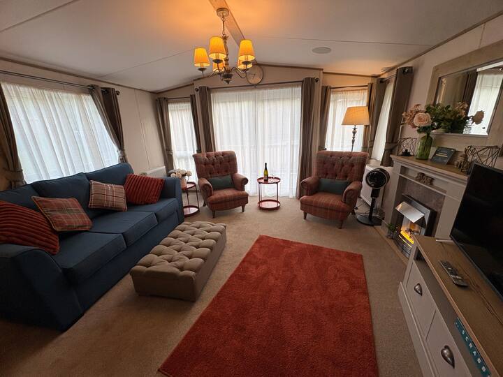 Luxury Modern Lodge At Sandy Balls Holiday Park - Fordingbridge