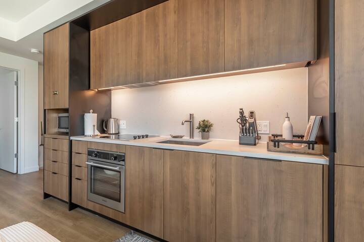 Spacious Luxury 2BR in Cambridge gallery image 5