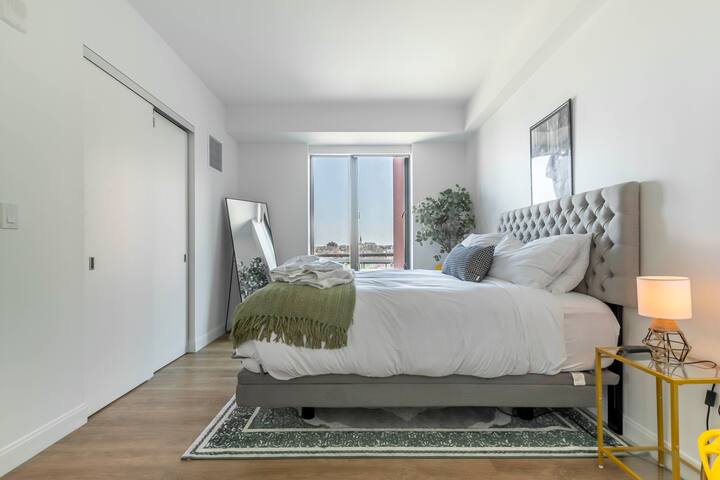 Spacious Luxury 2BR in Cambridge gallery image 3