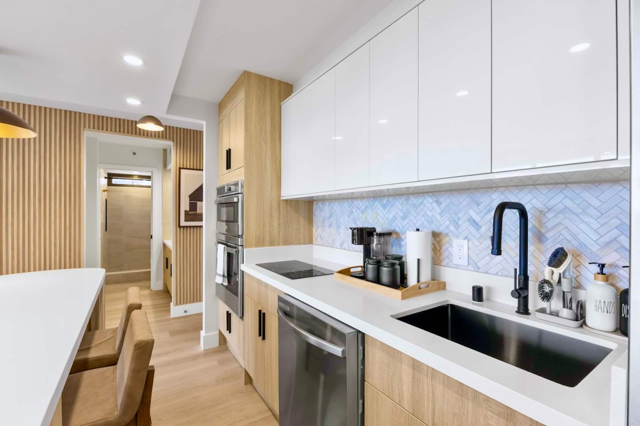 29FL-Upscale City & Ocean View-1BR Condo w/Parking - Image 14