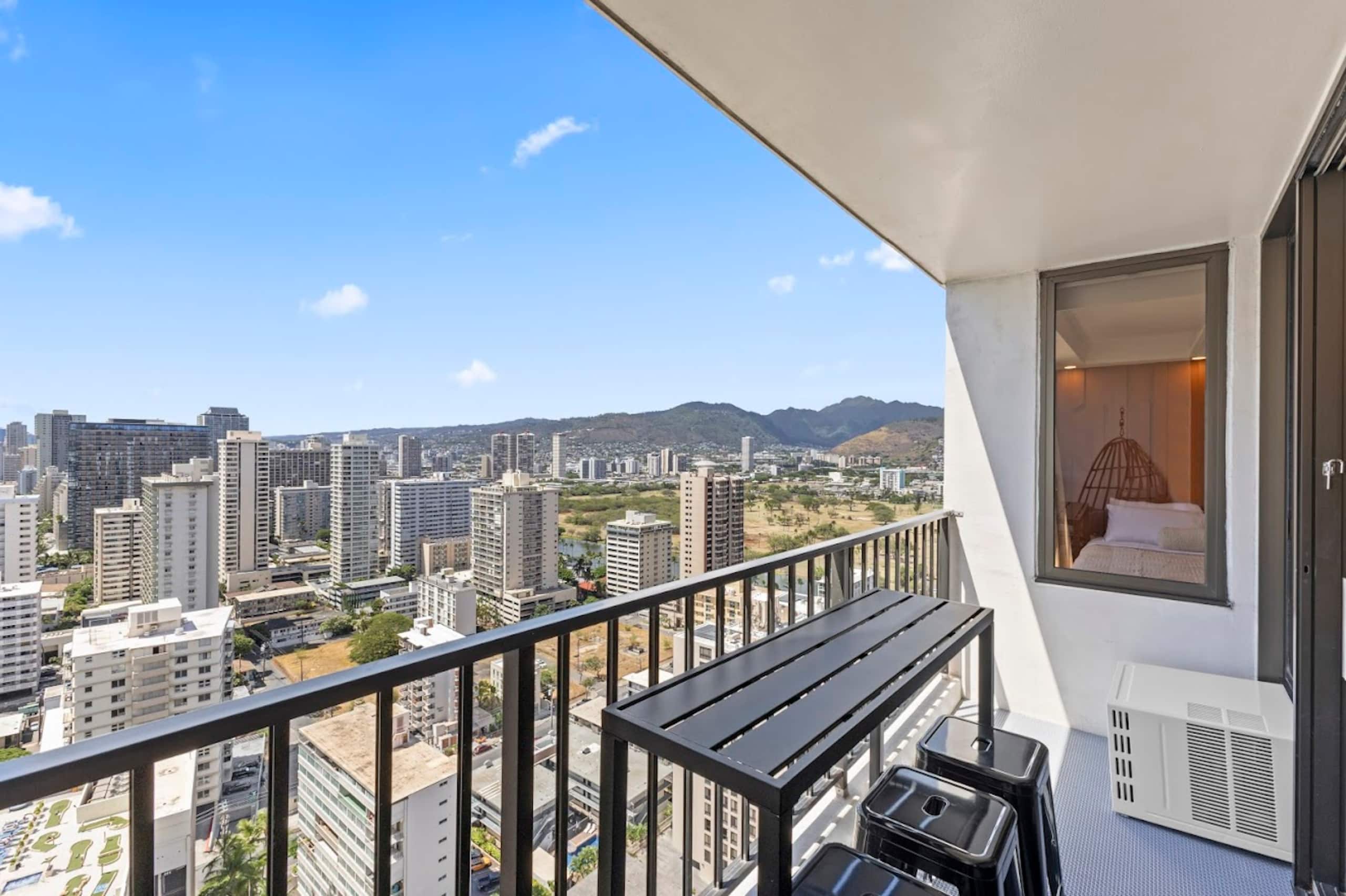 29FL-Upscale City & Ocean View-1BR Condo w/Parking - Image 42