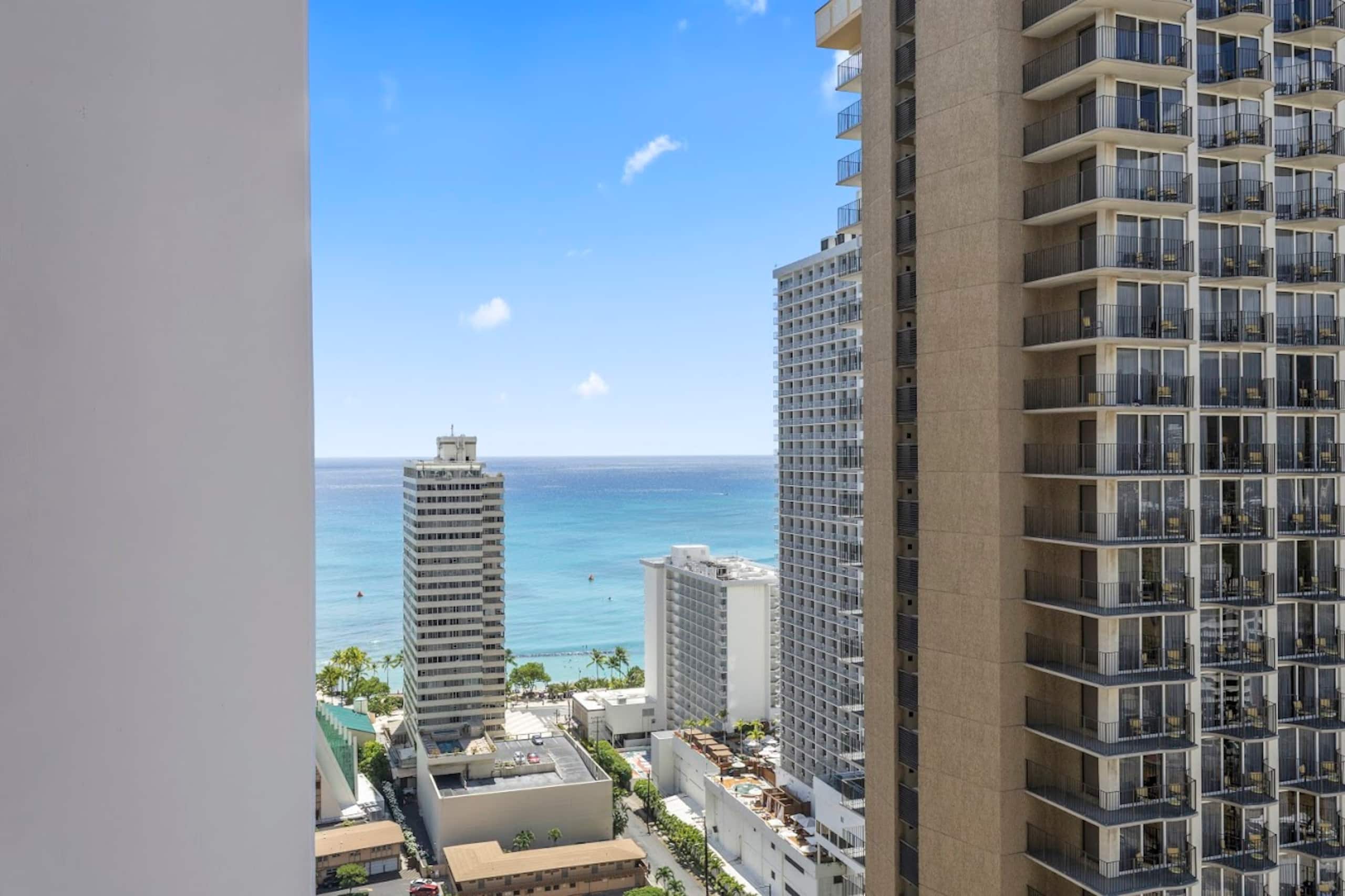 29FL-Upscale City & Ocean View-1BR Condo w/Parking - Image 36