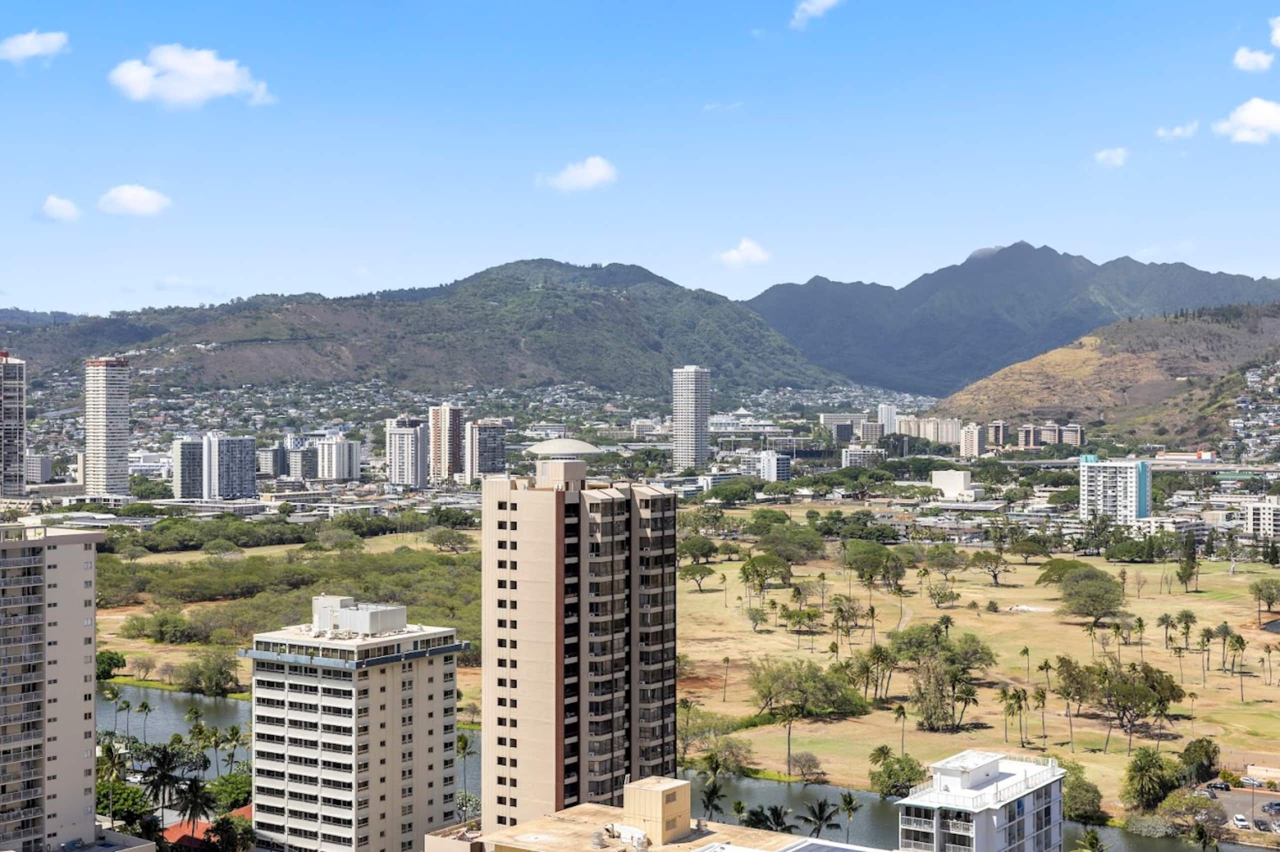 29FL-Upscale City & Ocean View-1BR Condo w/Parking - Image 38