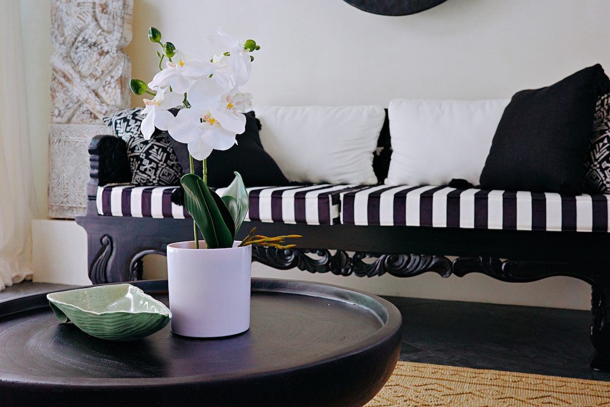 Villa in South Kuta · ★5.0 · 2 bedrooms · 2 beds · 2.5 private baths, порівнянний Airbnb