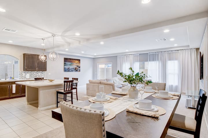 Luxurious Home In the Heart of Vegas