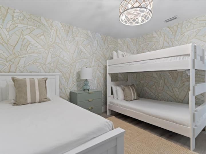 Ორადგილიანი ორსართულიანი საწოლი + ორადგილიანი საწოლი + თასმა 