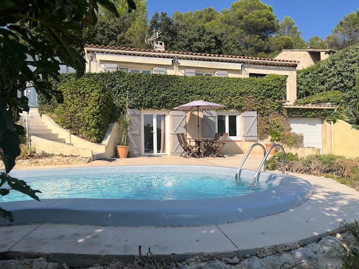 Studio Avec Vue Dégagée & Piscine Sur Villelaure - Cucuron
