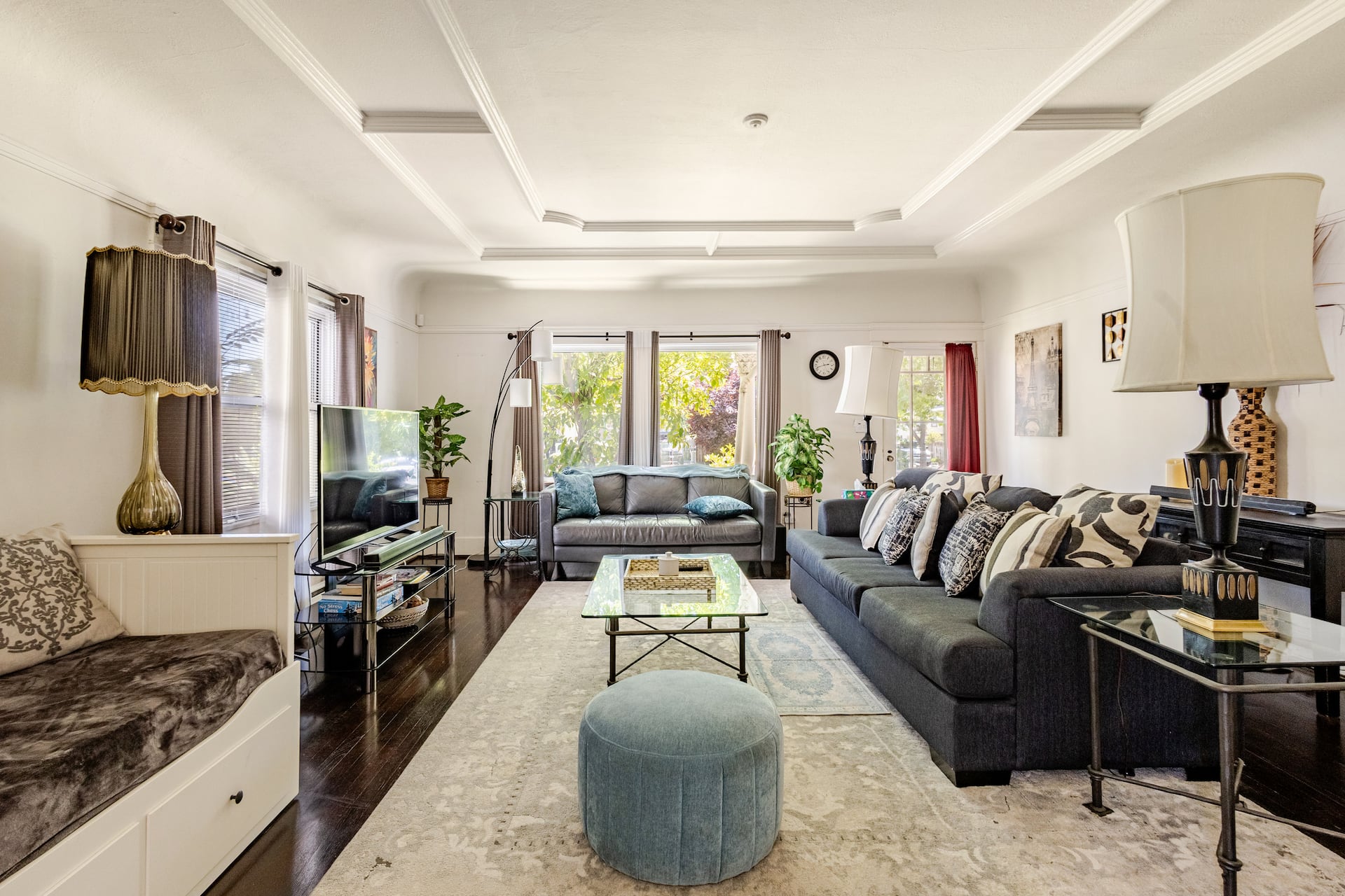 Delta breeze large 1 bedroom workspace apartment