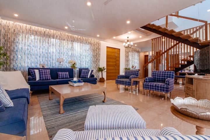 Living room image 3