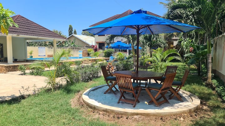 Exclusive Villa With Nice Pool & Tropical Garden - Diani Beach