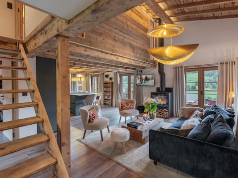 Small alpine chalet for 4 people.