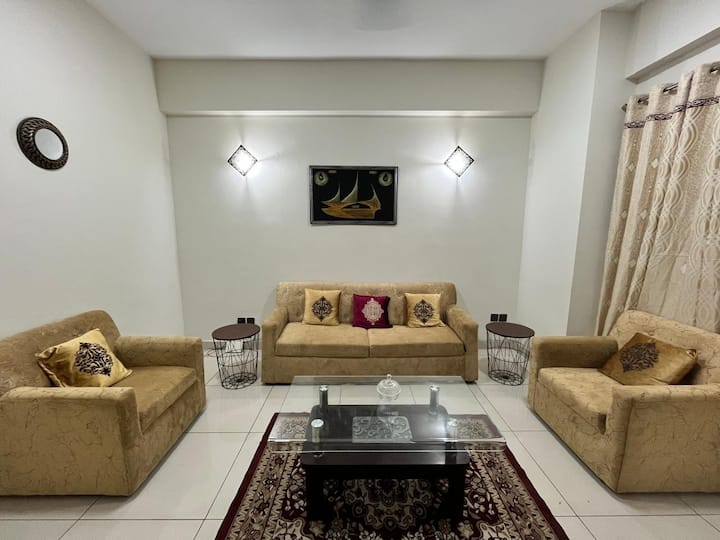 Spacious 3-bedroom Apartment In North Nazimabad - 카라치