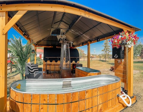 Glamping RV With Spa Access