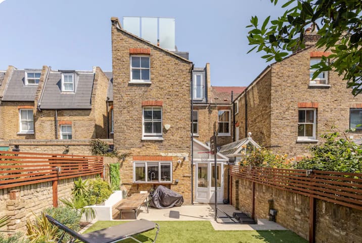 Family home & garden zone 2 Putney, London