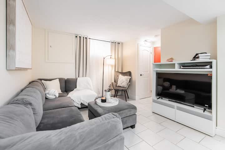 Comfy Modern Home In Best Location - Mississauga