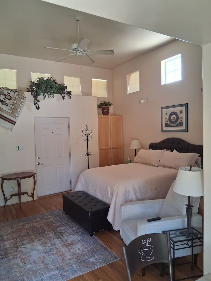 Luxury Studio Apartment - Albuquerque
