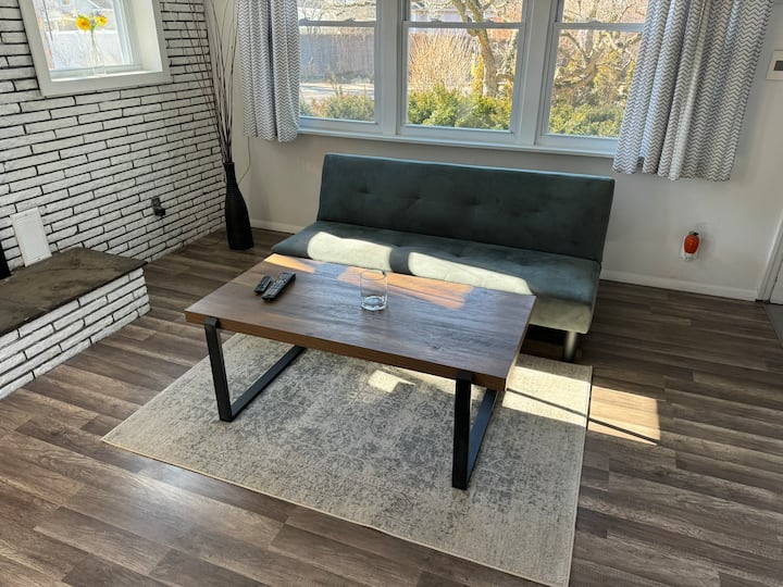 Sleek Family-friendly Home - Deer Park, NY