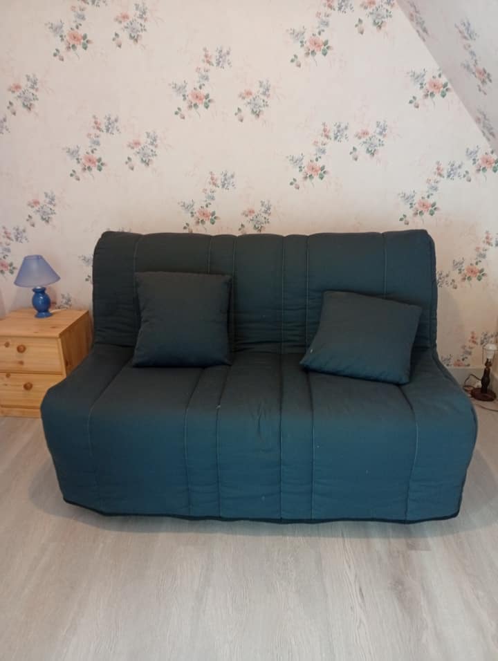 1 dvosjed
dječji krevetić je dostupan 