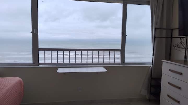 Skladací stôl – na lahodné raňajky pri mori ☕