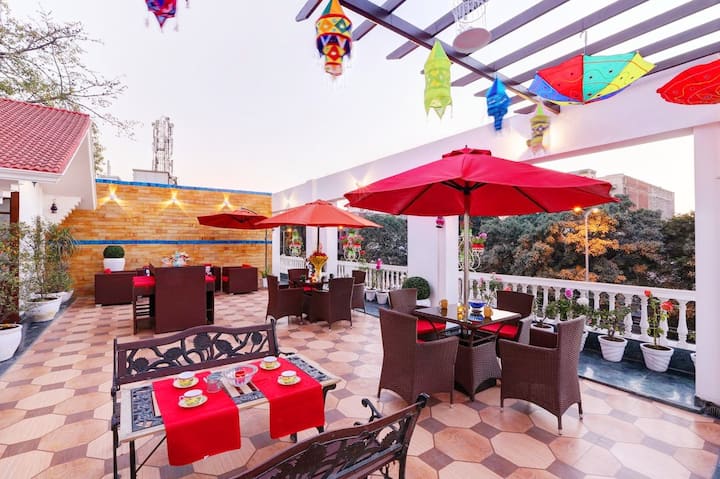 7 Rooms-terrace-greater Kailash-2 (Max 18 People) - Delhi