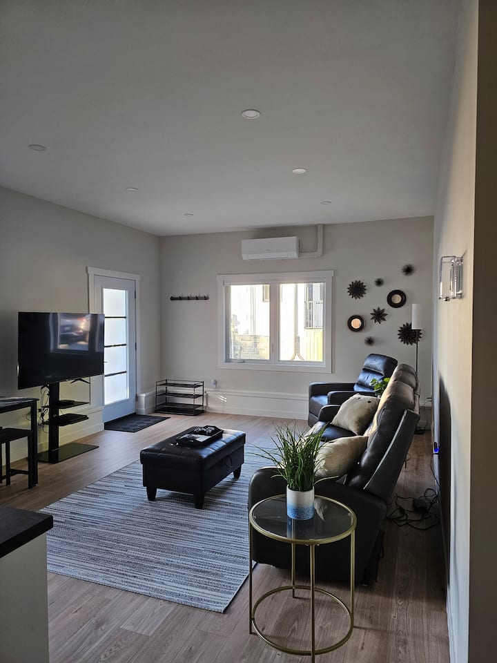 The Waters Edge Guest House - Napanee