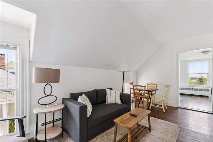 The Page House - Walkable To Ocean & Town - Belfast, ME
