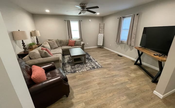 3 Br Gem In Downtown Mooresville - Mooresville, NC