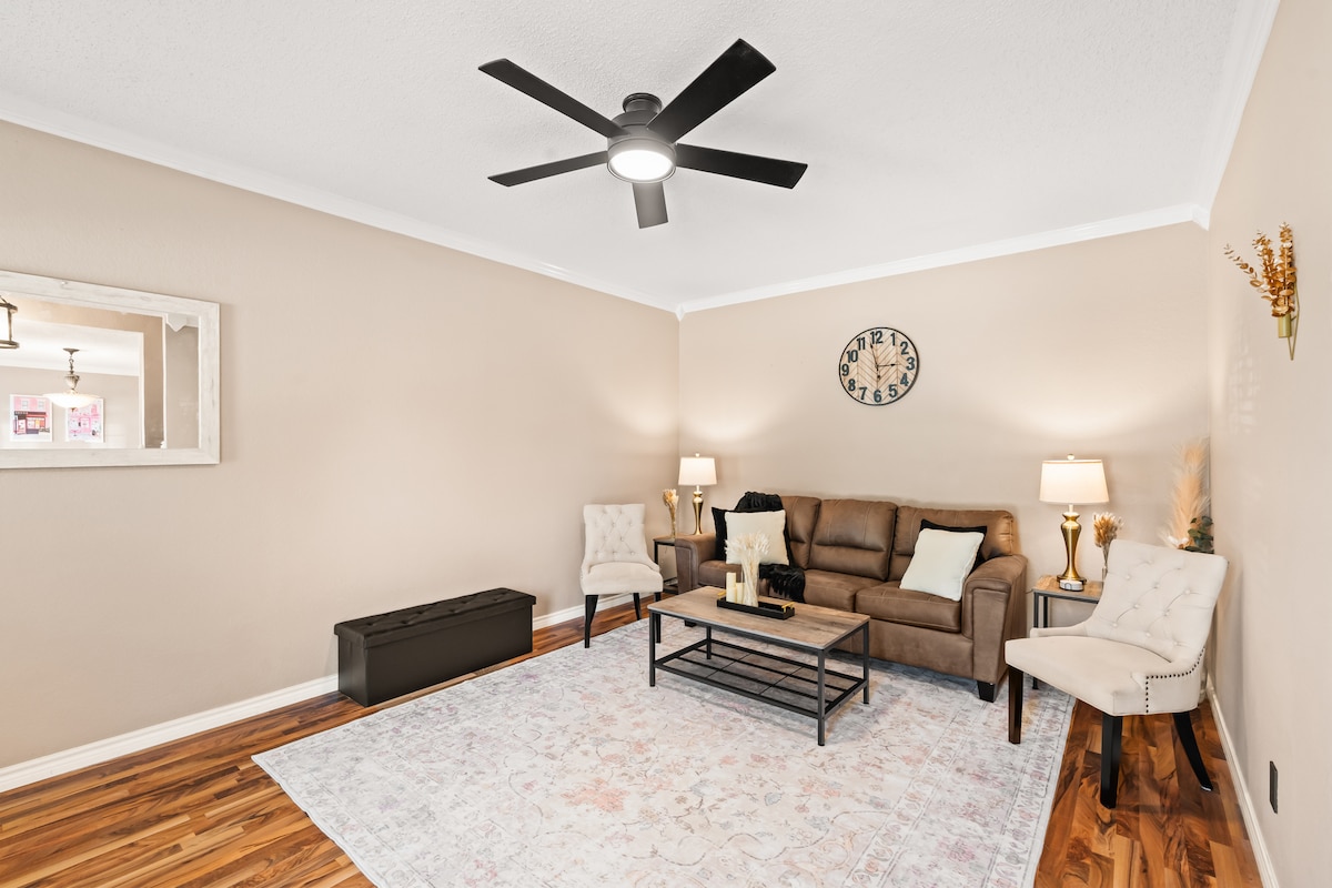 Top Airbnb: Luxury 4BR Near DFW Airport • FIFA World Cup 2026 in Lewisville