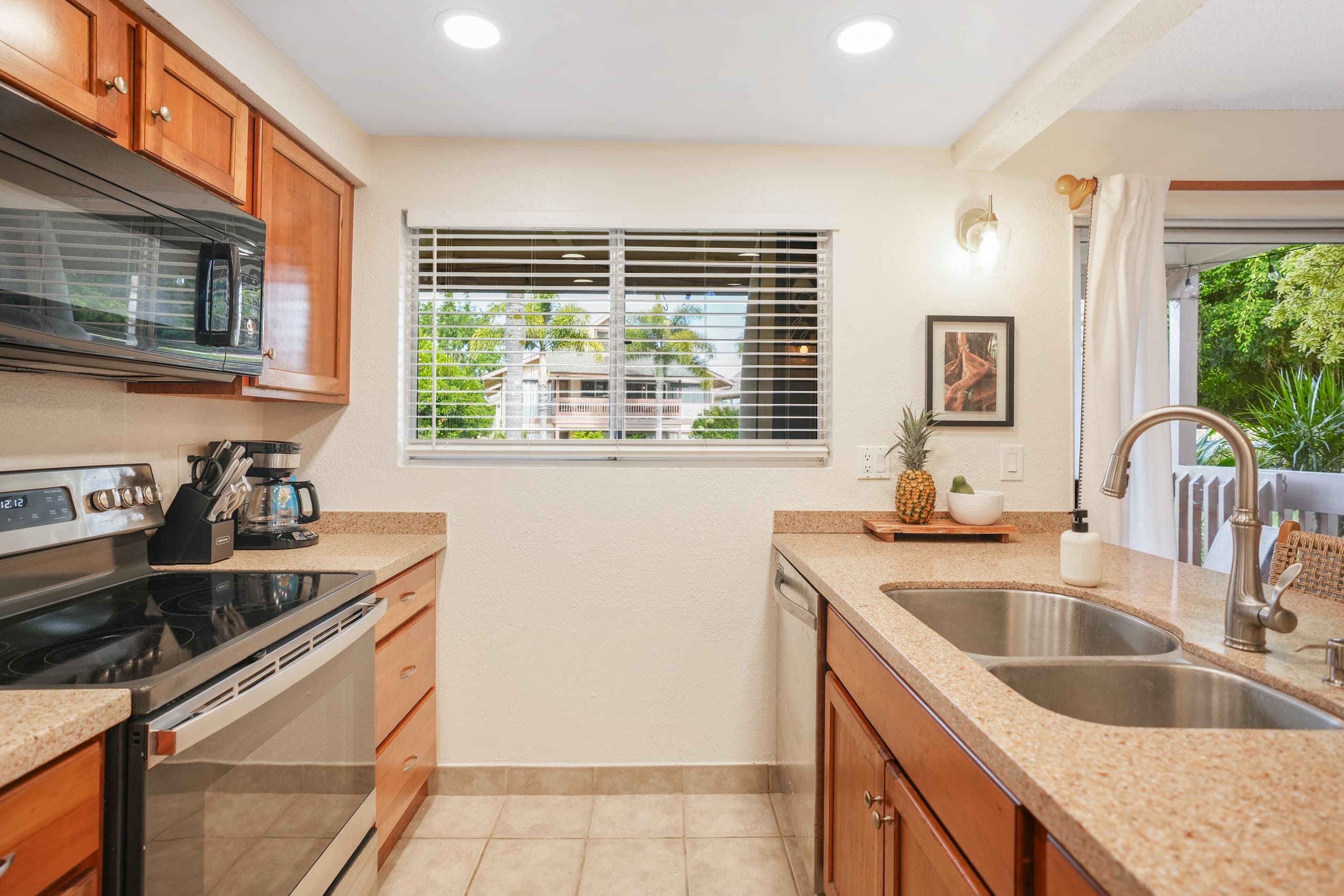 NEW island getaway w/AC, Pool, Hot Tub - Photo 6