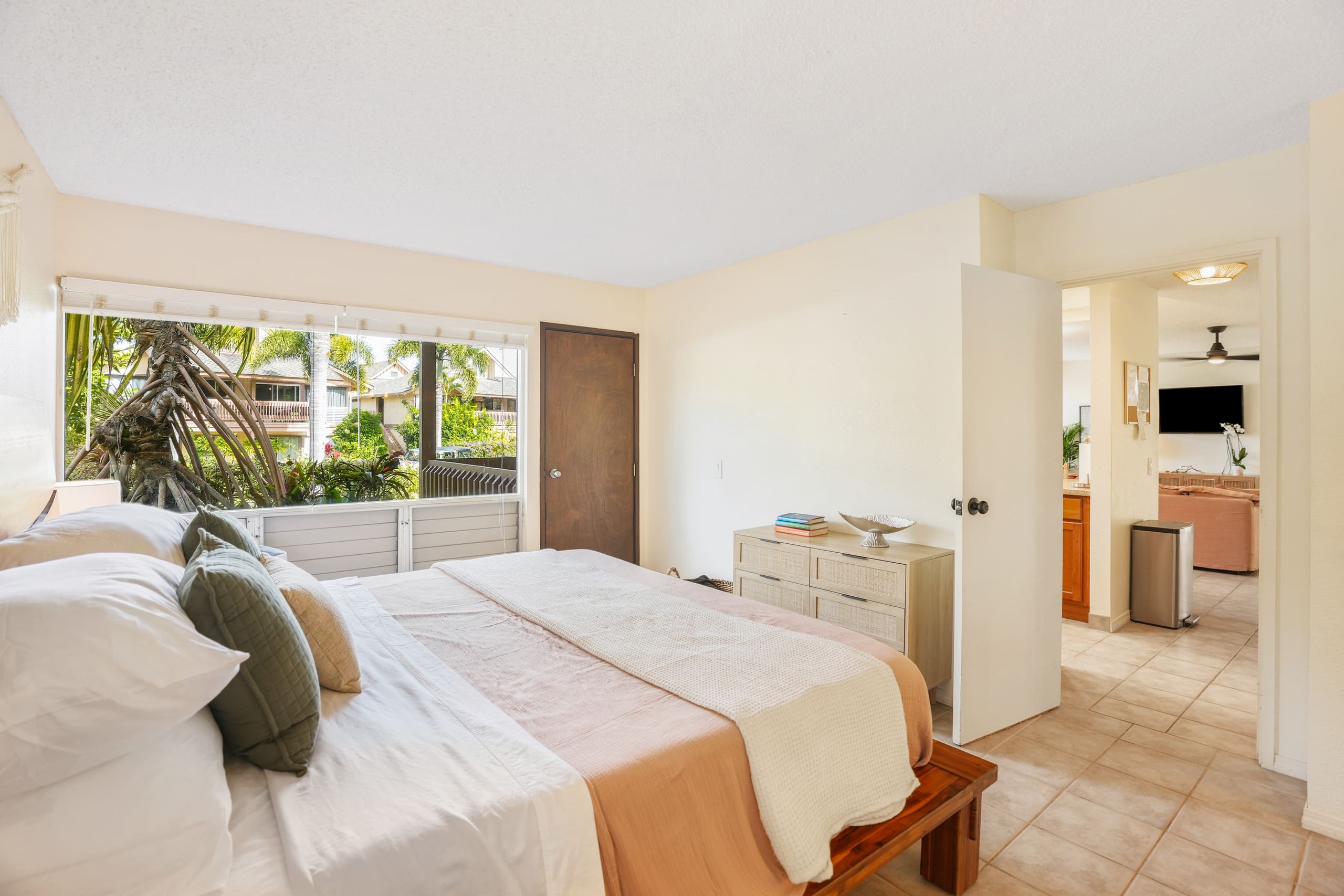 NEW island getaway w/AC, Pool, Hot Tub - Photo 11