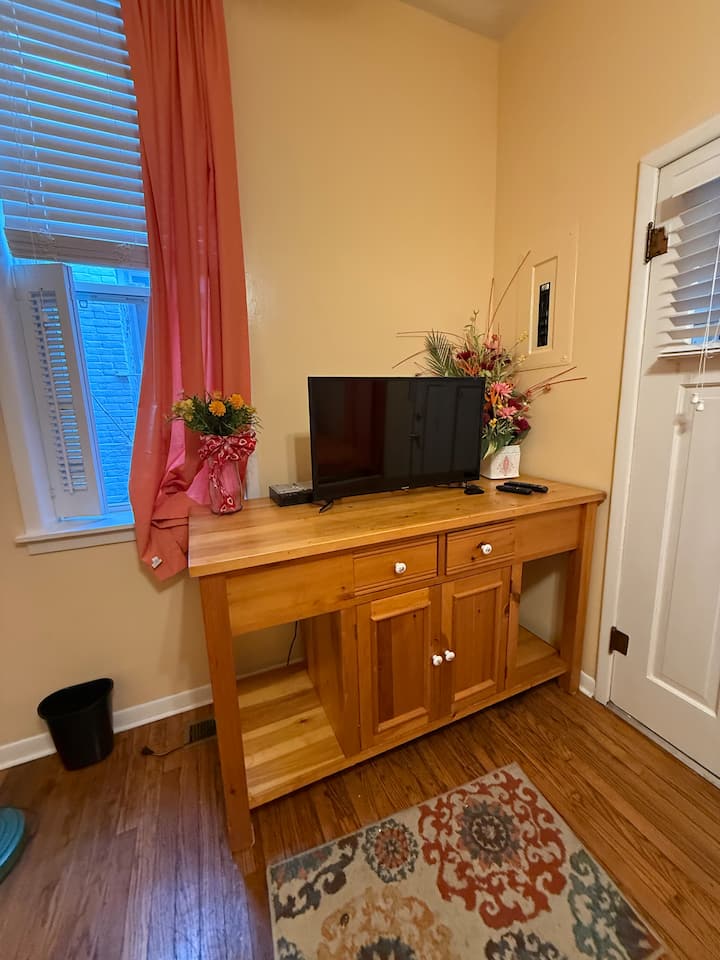 Row House Guest Suite 2 Level 1 - Topeka, KS