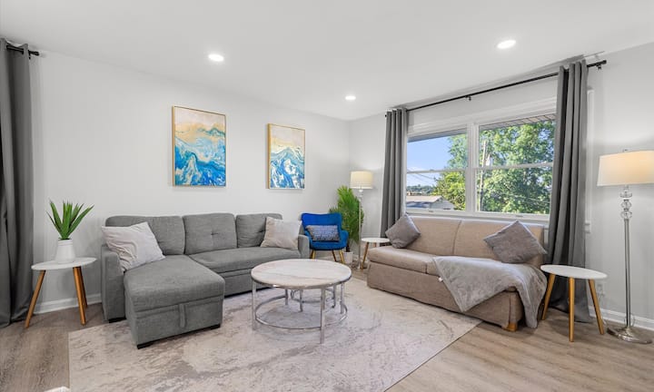 Upscale | Old Town Views | 3bd Lux - Alexandria, VA