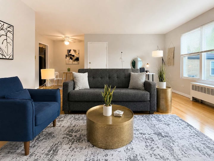 Bright & Cozy Chicago 1br | Near Dining & Transit - Evanston, IL