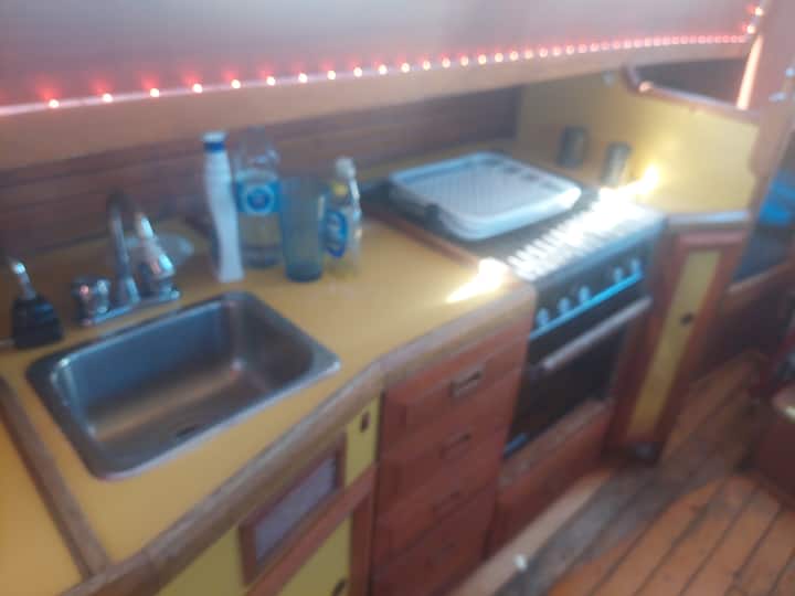 Sailing Vessel Diamond Wave. - North Pender Island
