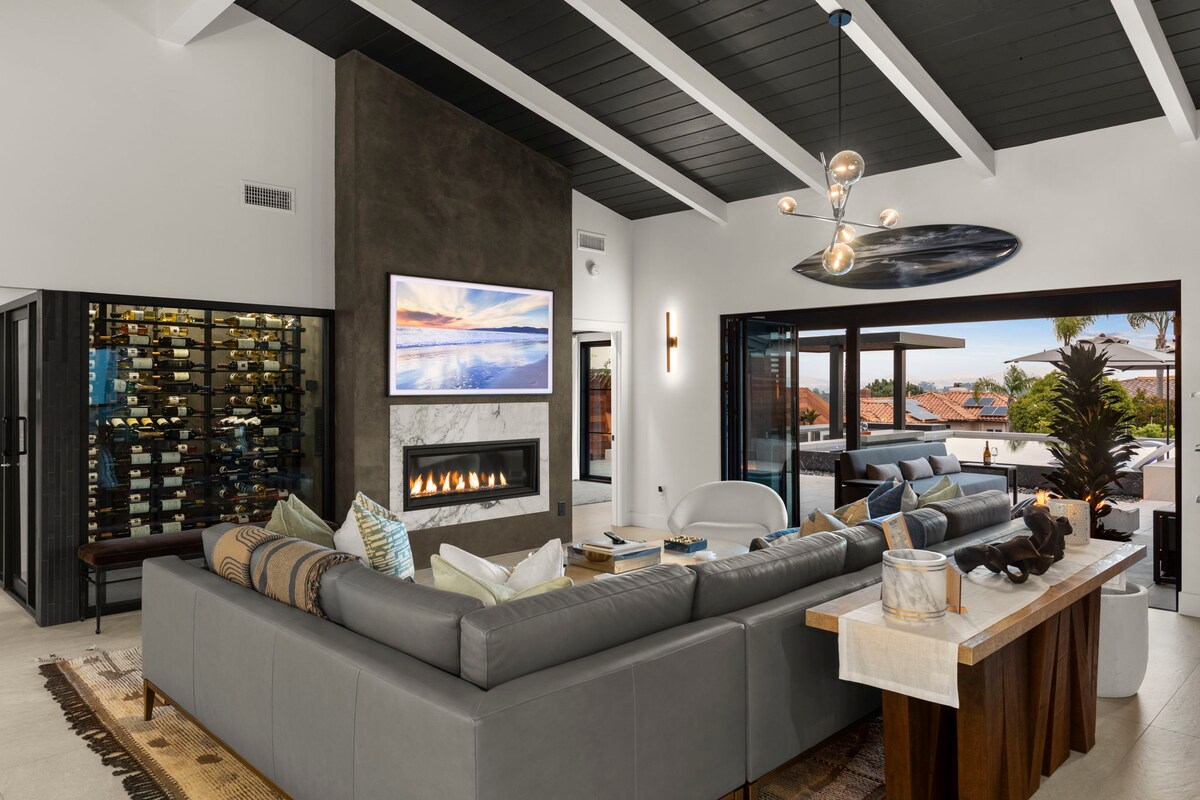 Popular Airbnb listing: Del Mar Luxe Retreat | Poolside Estate in Torrey Pines
