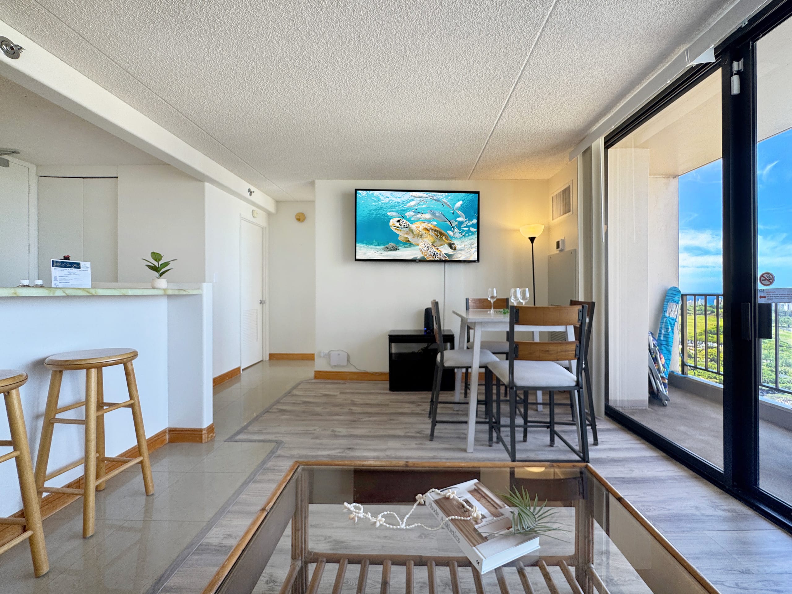 Ocean View Stay in Waikiki w/ Parking + Near Beach - Image 13