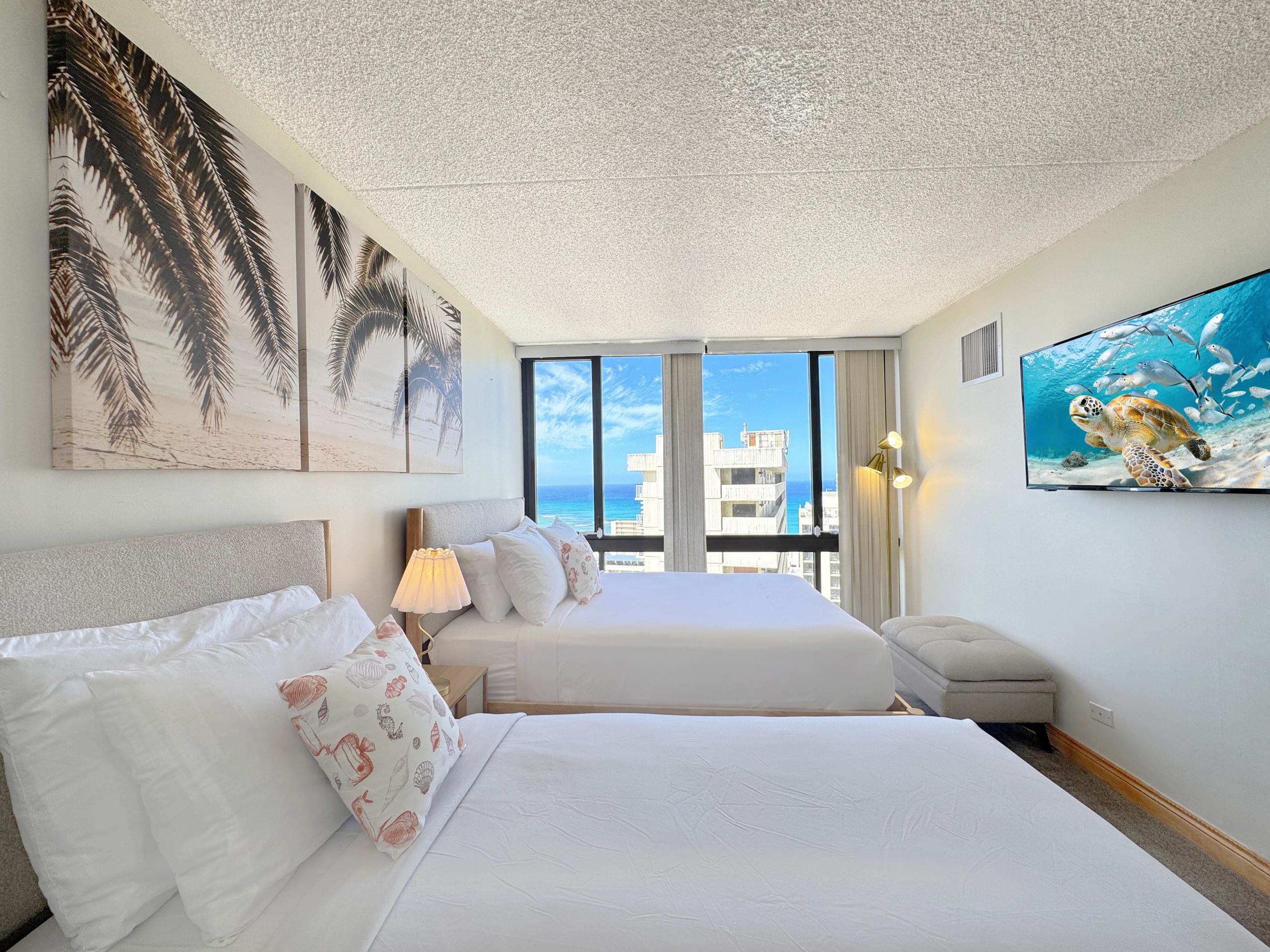 Ocean View Stay in Waikiki w/ Parking + Near Beach - Image 14