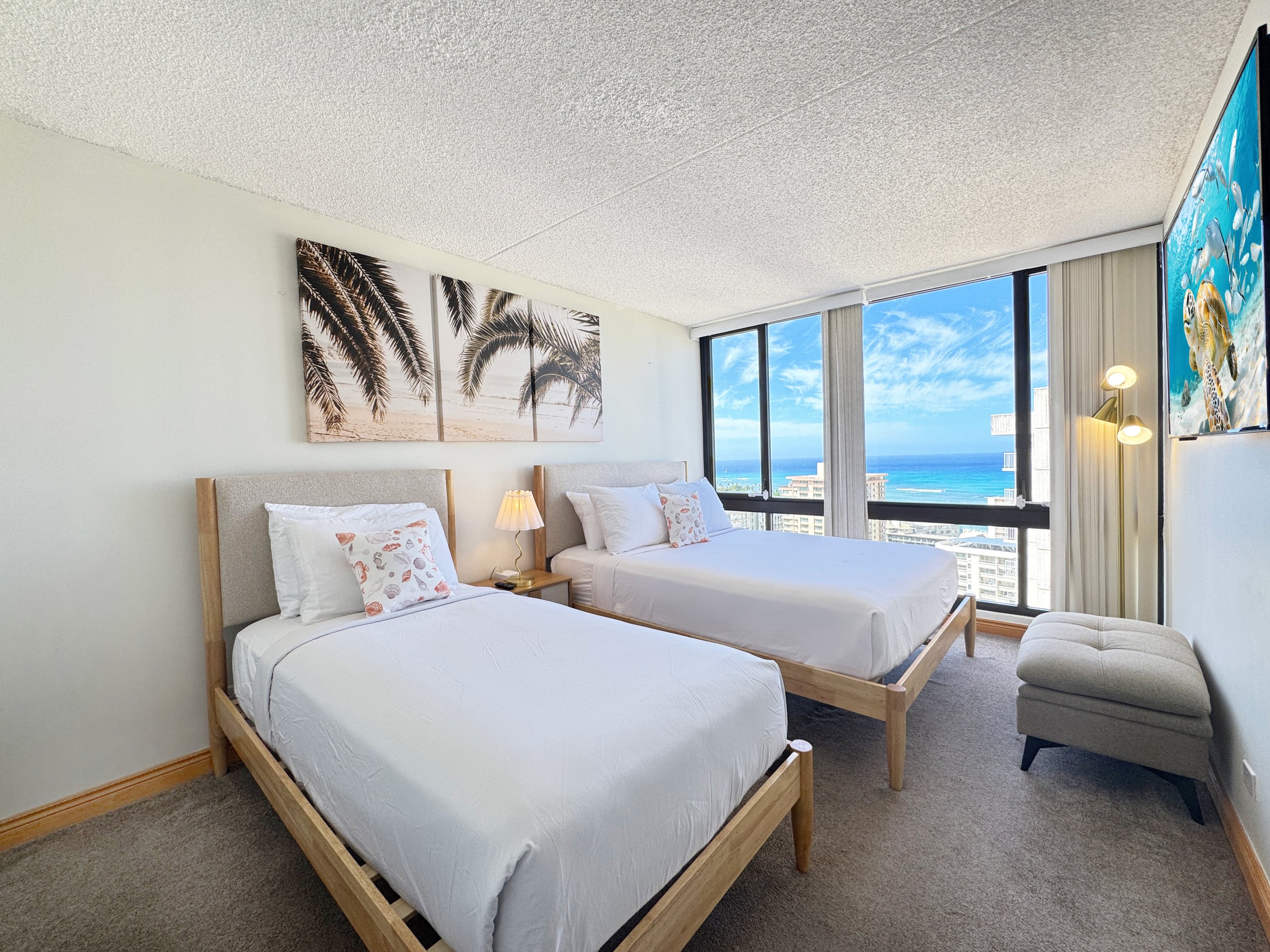 Ocean View Stay in Waikiki w/ Parking + Near Beach - Image 16