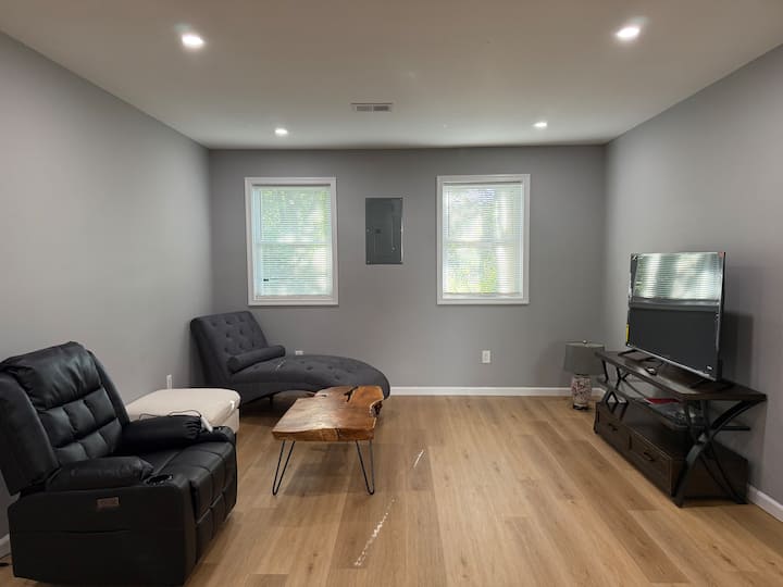 Bright & Cozy Stay In Berwyn –Perfect On Main Line - Phoenixville, PA
