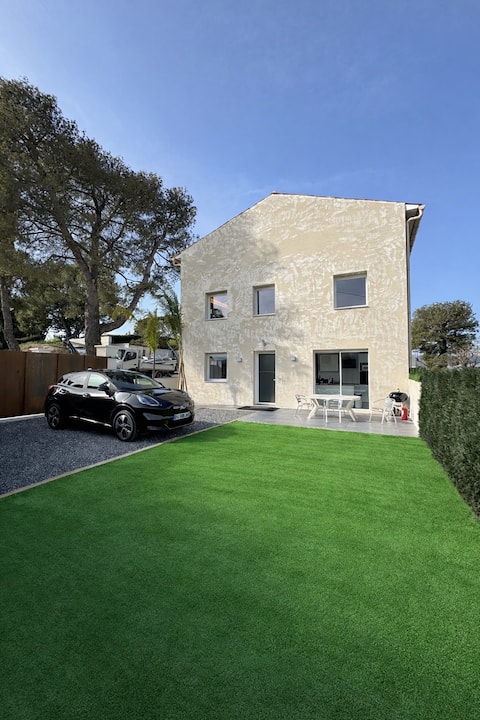 5-bedroom house, office, laundry room