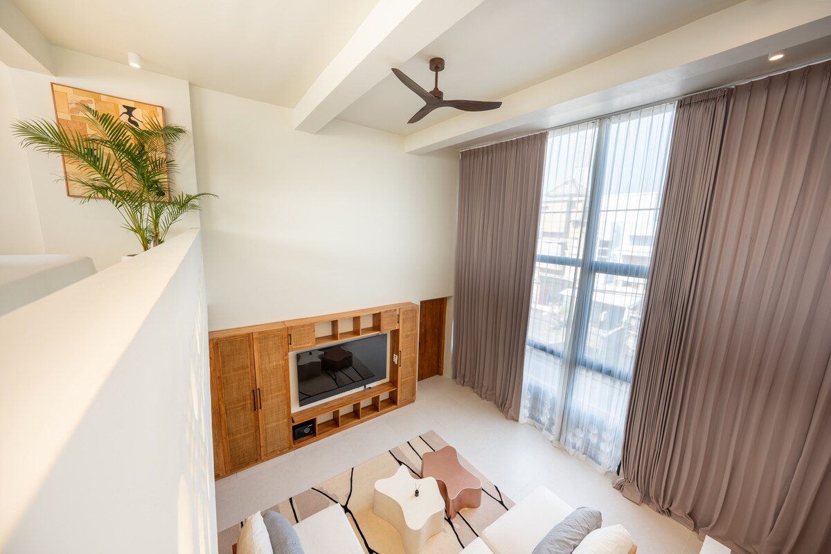 Rental unit in Denpasar Barat · 1 bedroom · 1 bed · 1 bath, Airbnb-Vergleich