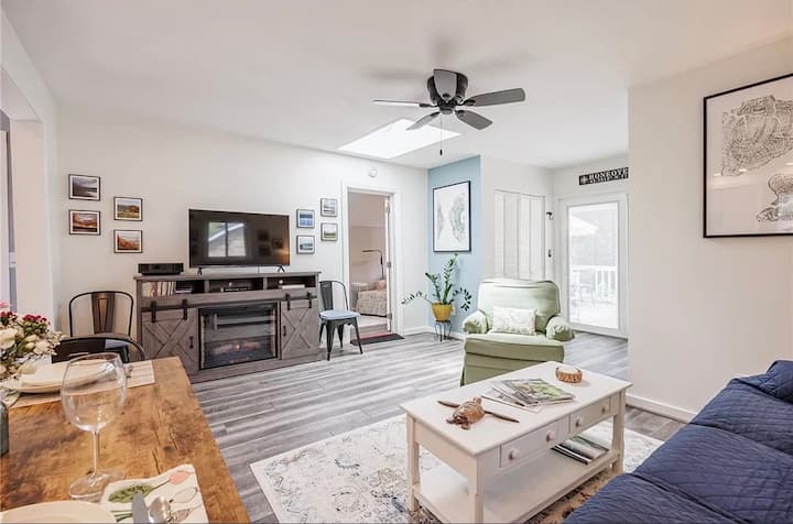 Cozy Lake Cottage • Pet Friendly - Finger Lakes, NY