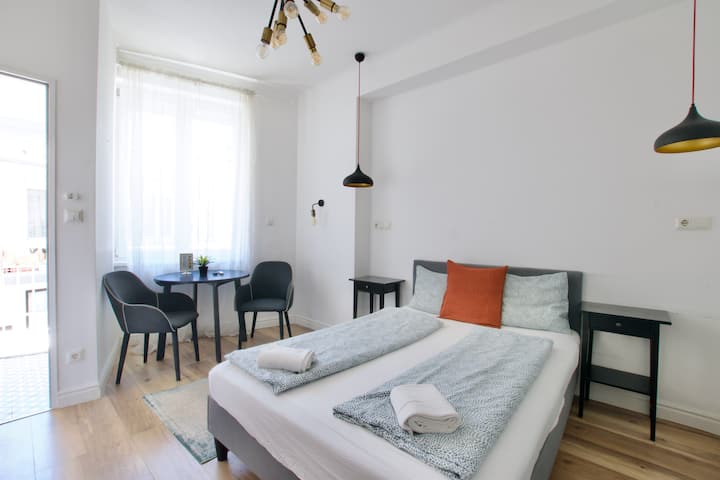 Premium Studio By Hi5 Apartments- Régiposta Str. - Budapest