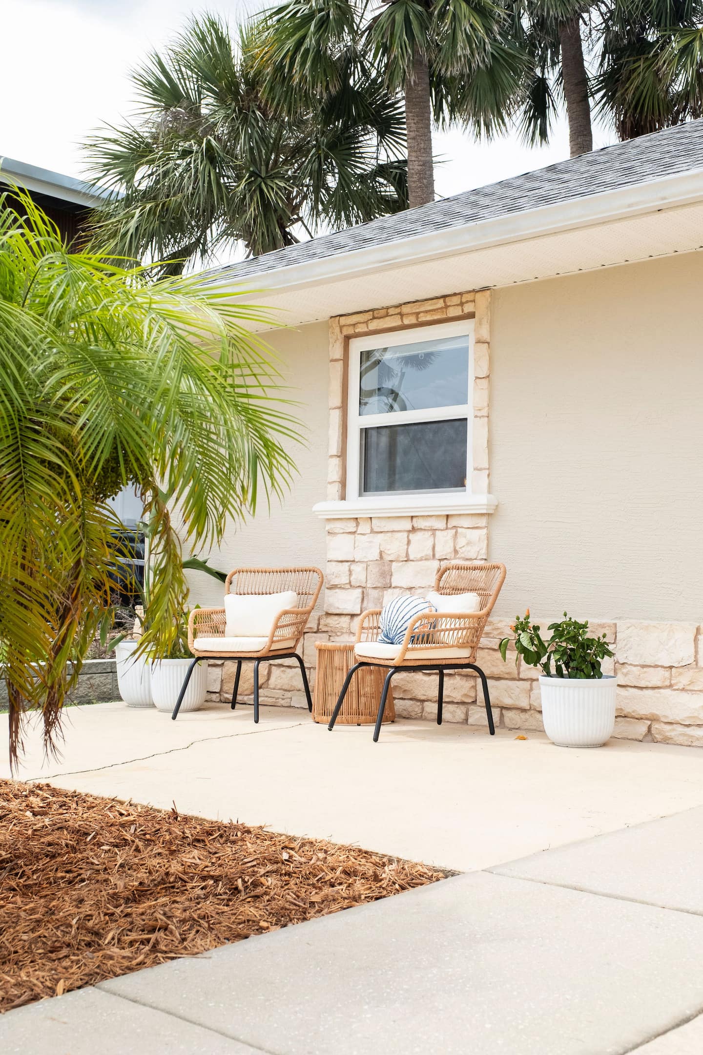 Front patio seating, Luxury Beach Haven, Palm Coast, Florida