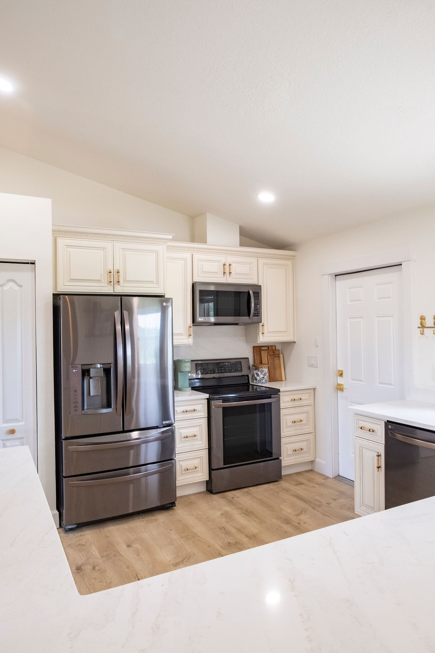 Fully equipped kitchen, Luxury Beach Haven, Palm Coast, Florida