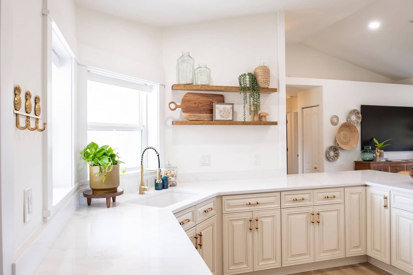 Fully equipped kitchen, Luxury Beach Haven, Palm Coast, Florida