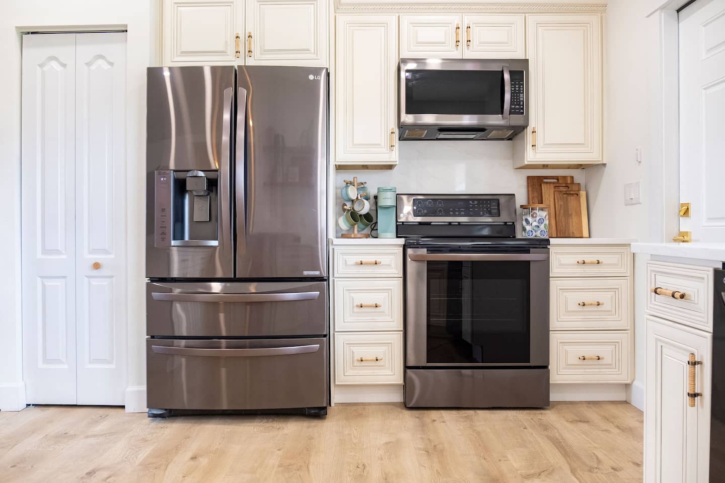 Fully equipped kitchen, Luxury Beach Haven, Palm Coast, Florida
