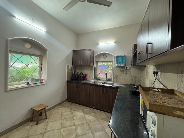 Full kitchen image 1