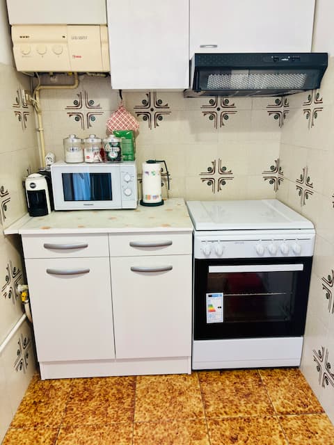 Cucina attrezzata appartamento 6 posti letto Pinarella